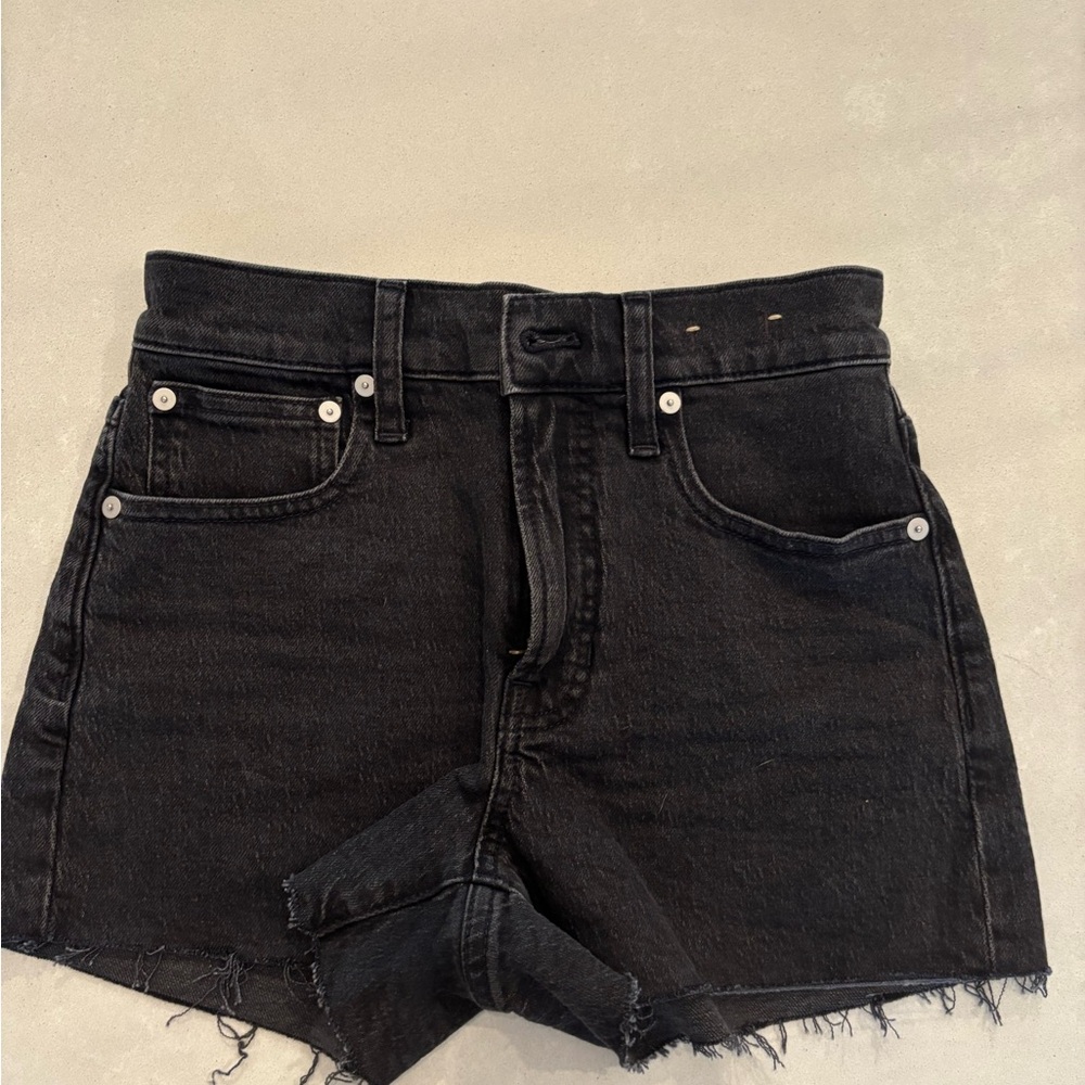 Madewell The Perfect Vintage Jean Shorts in black.  Size 24.  3inch inseam. New
